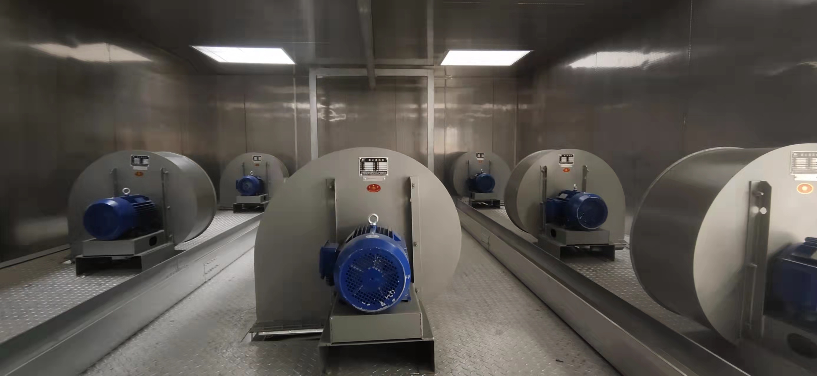 安徽哈一道工二次采购国茂离心通风机