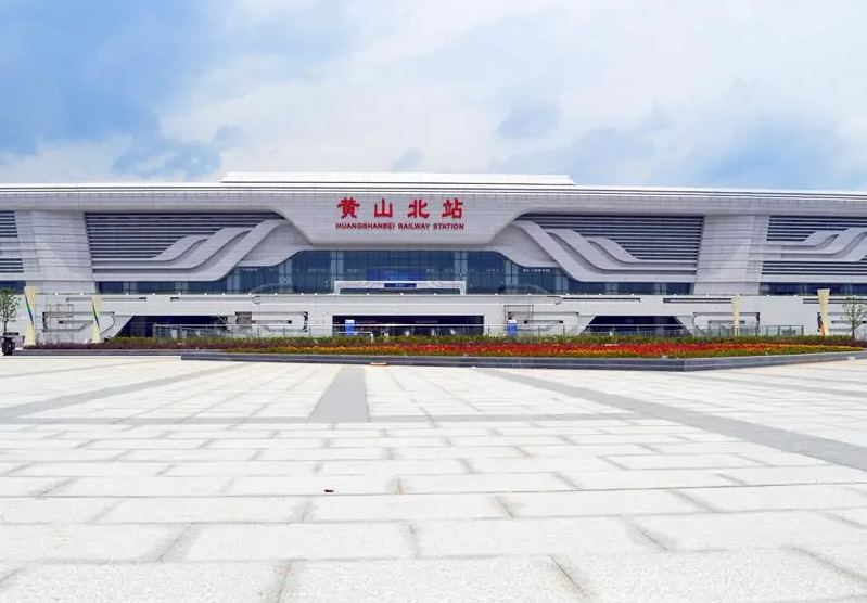 黄山北站食堂安装油烟净化一体机